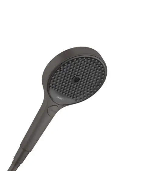 Handbrause in Brushed Black Chrome von Hansgrohe mit einem runden Kopf und einer strukturierten Oberfläche. Der Griff hat Bedienelemente für verschiedene Strahlarten.